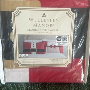 Wellesley Manor Santa 🎅 & Mrs Clause 🧑‍🎄 Pillowcases Set of 2 NEE